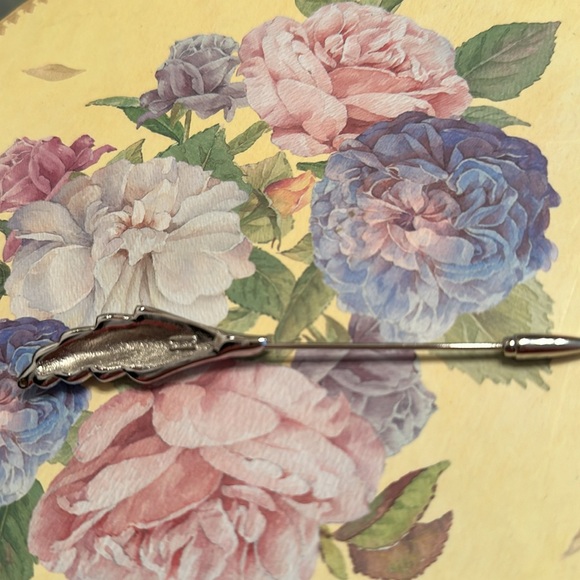 Trifari silver metal w/clear Rhinestones-stick pin 4 1/2” - Picture 5 of 6